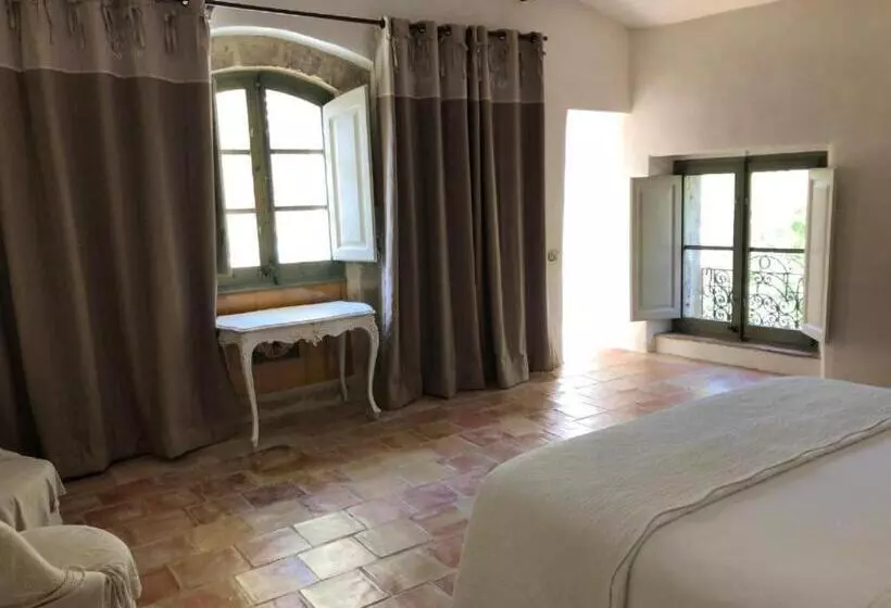 ベッドアンドブレックファースト Villa Verde   Suite De 100m2 Avec 2 Chambres Et Terrace   Possibilité Table D Hôte