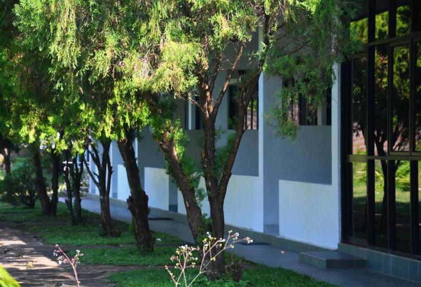 酒店 River View Banquet & Resort