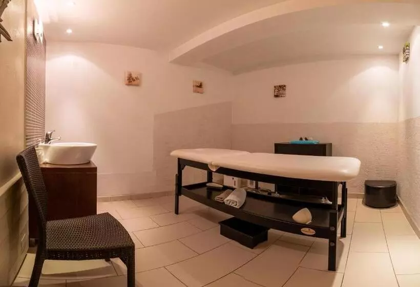 ホテル Vvf Serre Chevalier Briançon