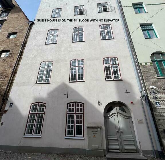 پانسیون Allure Rooms & Coffee