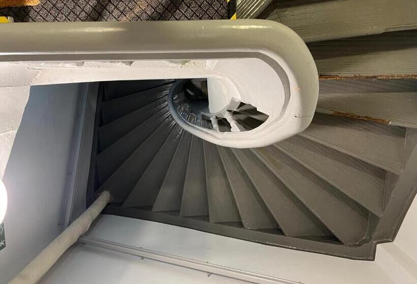 پانسیون Allure Rooms & Coffee