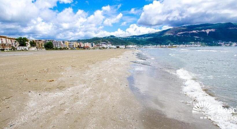 פנסיון Villa Heljos Apartaments