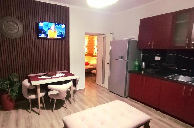 פנסיון Villa Heljos Apartaments