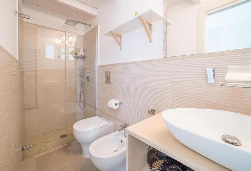 تختخواب و صبحانه Bed In Naples