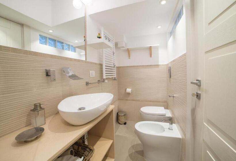 تختخواب و صبحانه Bed In Naples