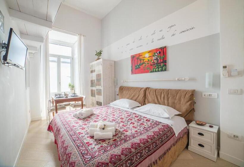 تختخواب و صبحانه Bed In Naples