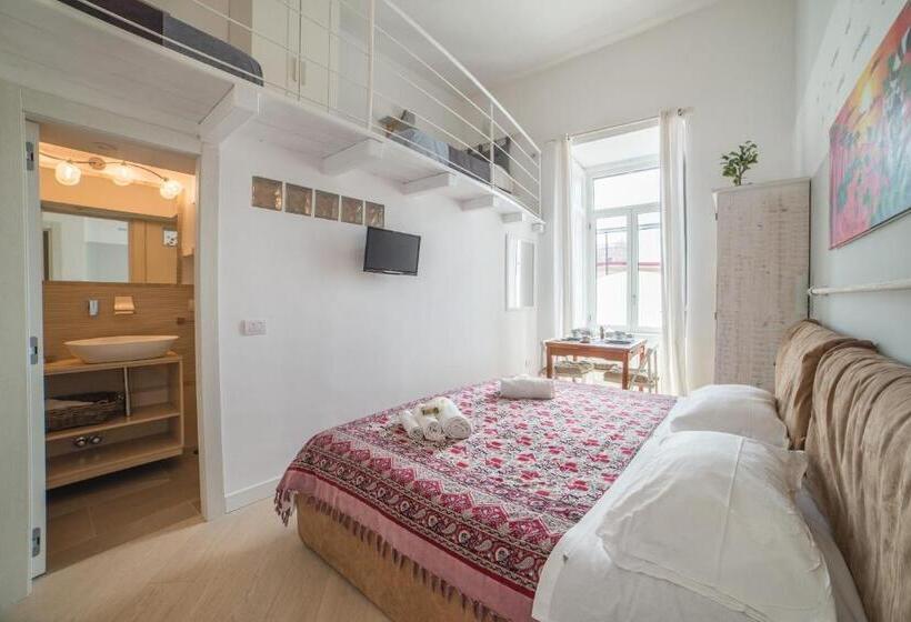 تختخواب و صبحانه Bed In Naples