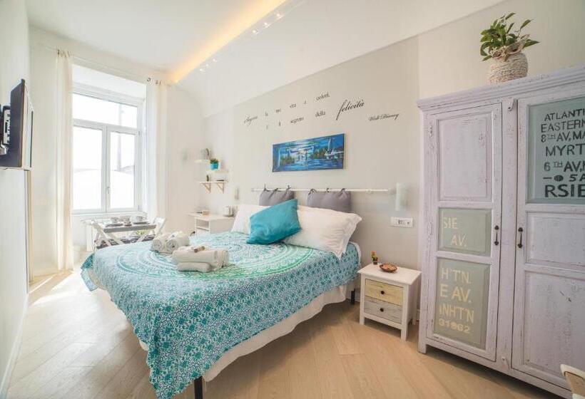 تختخواب و صبحانه Bed In Naples