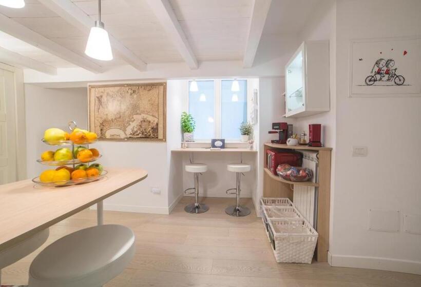 تختخواب و صبحانه Bed In Naples