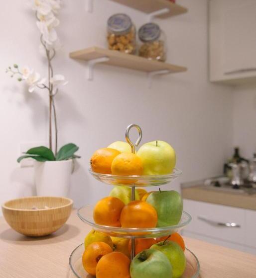 تختخواب و صبحانه Bed In Naples