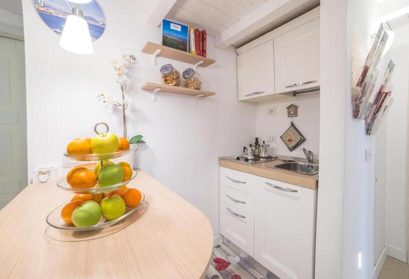 تختخواب و صبحانه Bed In Naples