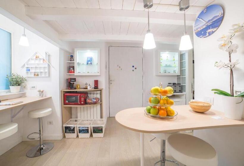 تختخواب و صبحانه Bed In Naples