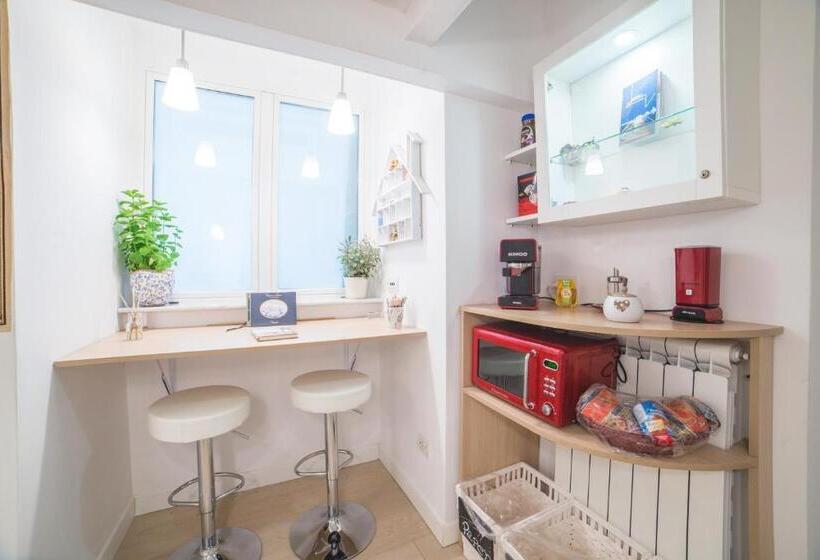 تختخواب و صبحانه Bed In Naples