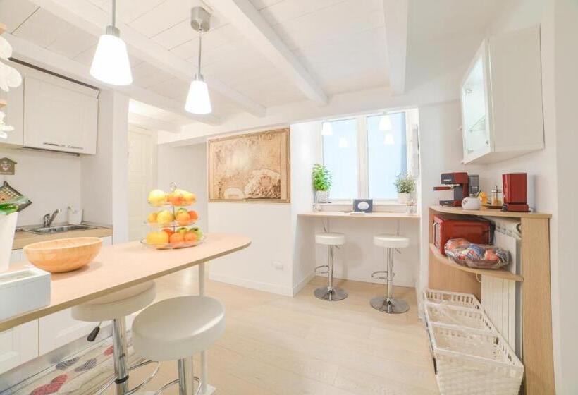 تختخواب و صبحانه Bed In Naples