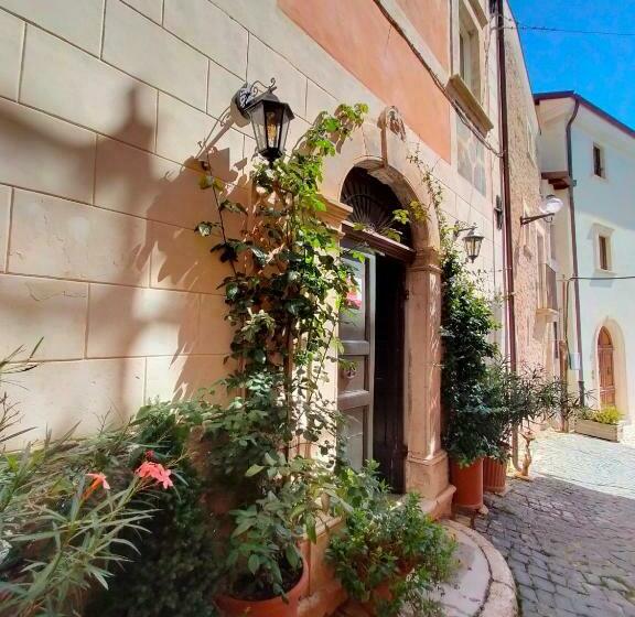 민박 Dimora Sessanio