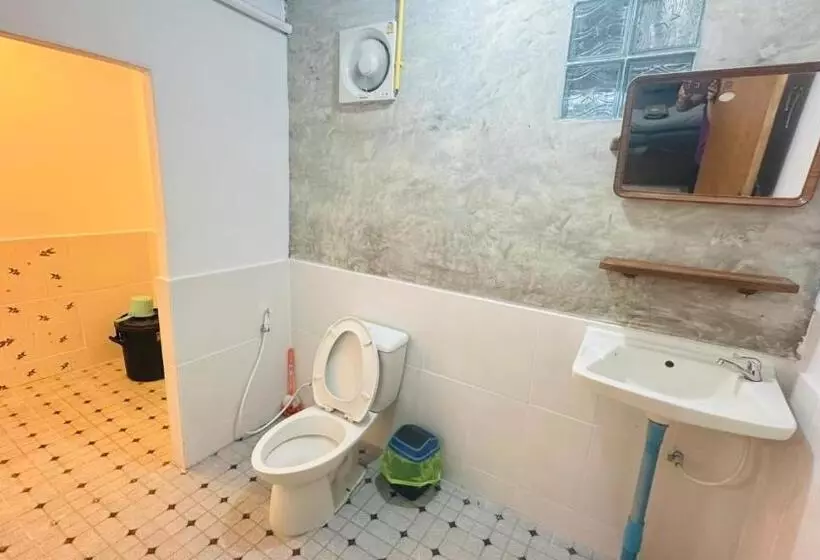 Lomakeskus บ้านภทรพรรณ ขุนยวม แม่ฮ่องสอน Pataraphan House, Khunyuam, Maehongson, Thailand