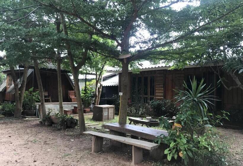 Resort บ้านภทรพรรณ ขุนยวม แม่ฮ่องสอน Pataraphan House, Khunyuam, Maehongson, Thailand