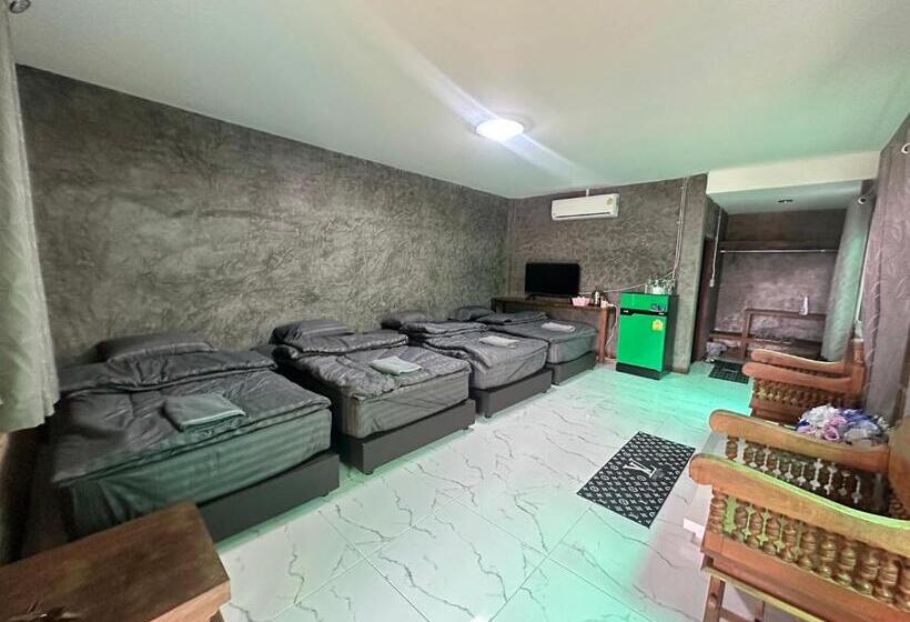 Resort บ้านภทรพรรณ ขุนยวม แม่ฮ่องสอน Pataraphan House, Khunyuam, Maehongson, Thailand