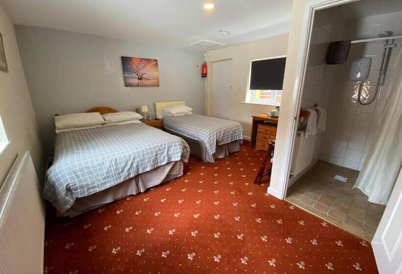 הוסטל The Plough Inn Wigston