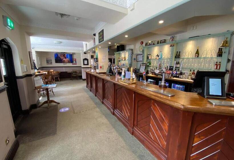 הוסטל The Plough Inn Wigston