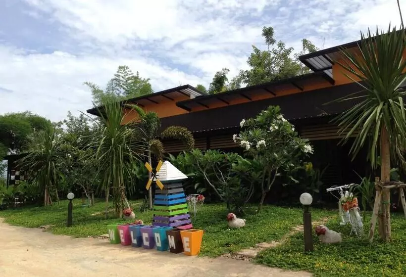Baan Rai Phufah Resort Chiangrai