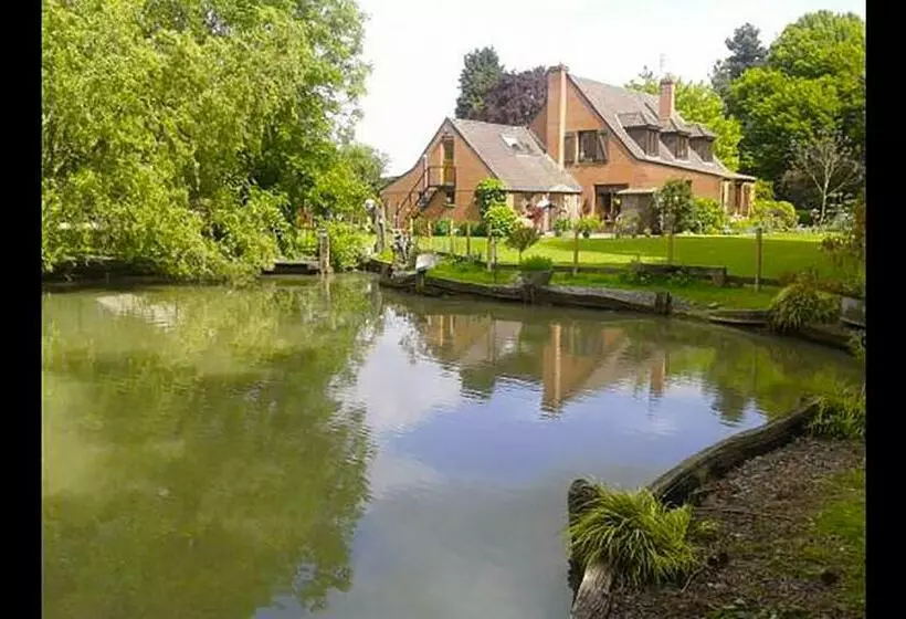 Aamiaismajoitus (B&B) Chambre D Hôtes élevage  Chemin Noir