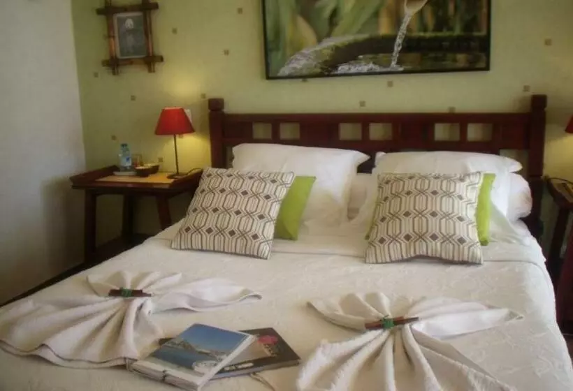 Aamiaismajoitus (B&B) Le Clos Des Palmiers