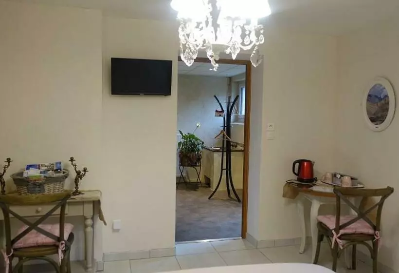 ベッドアンドブレックファースト Le Jardin Des Secrets