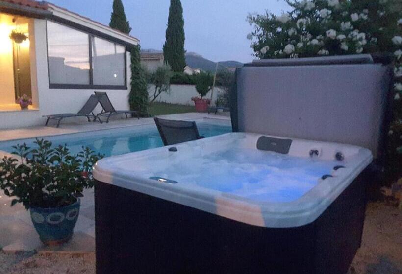 مبيت وإفطار Philoxenia