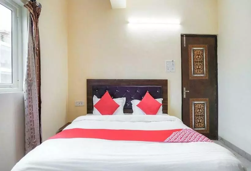 ホテル Oyo 74584 Vivaan Palace