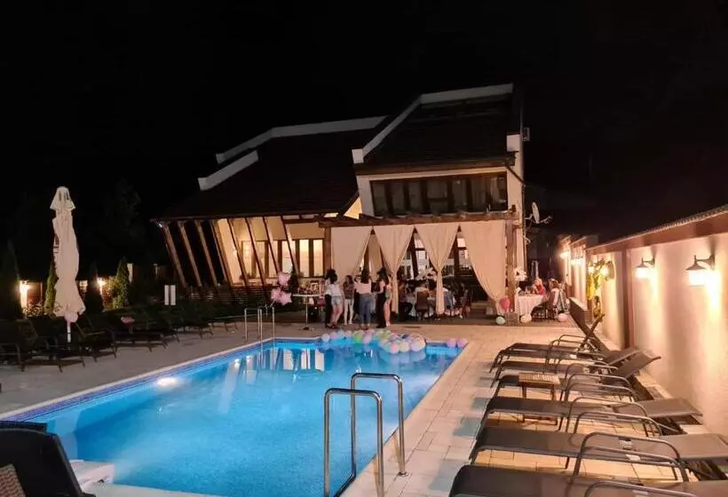 Hotelli Pensiunea Medaless