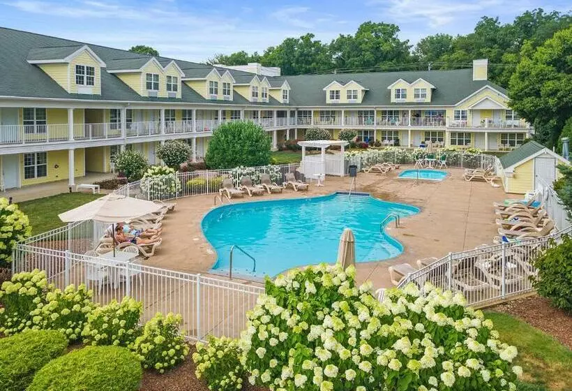 ホテル Relaxing 3 Bed 1 Bath Loft Suite Located Seconds From The Beach 225