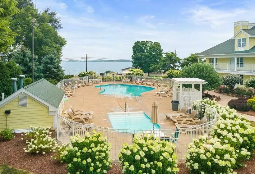 ホテル Relaxing 3 Bed 1 Bath Loft Suite Located Seconds From The Beach 225