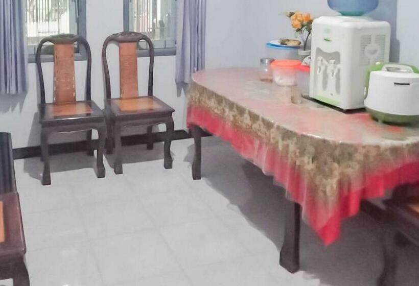 فندق Triyoga Homestay Syariah Redpartner