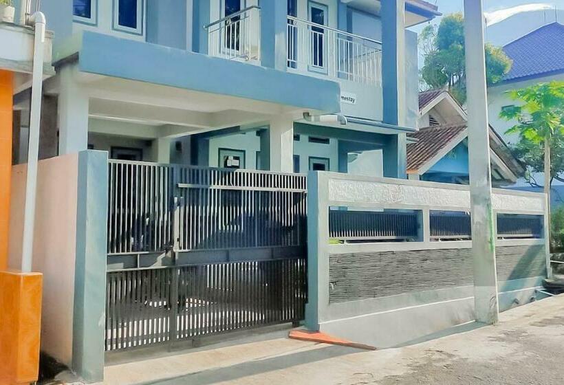 فندق Triyoga Homestay Syariah Redpartner