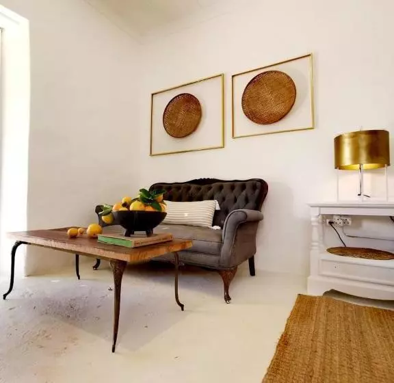 Majatalo Olive Grove Cottage