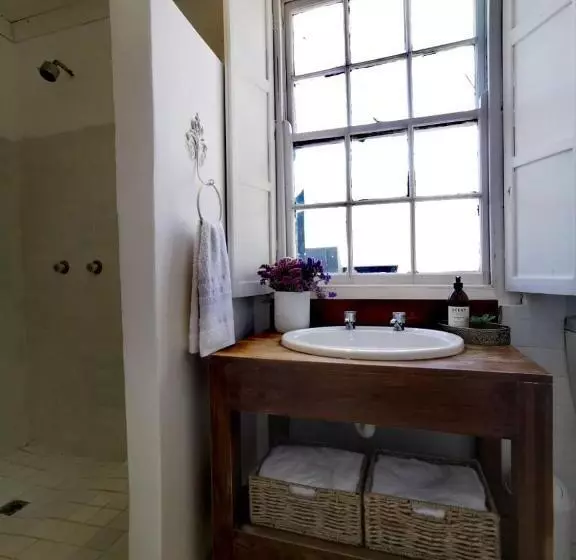 Majatalo Olive Grove Cottage