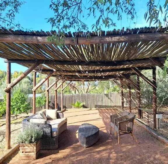 Majatalo Olive Grove Cottage