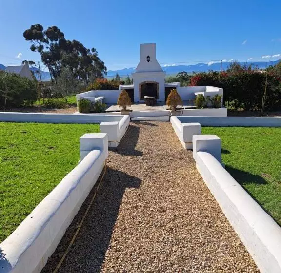 Majatalo Olive Grove Cottage