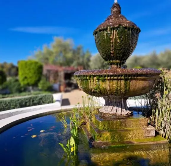 Majatalo Olive Grove Cottage