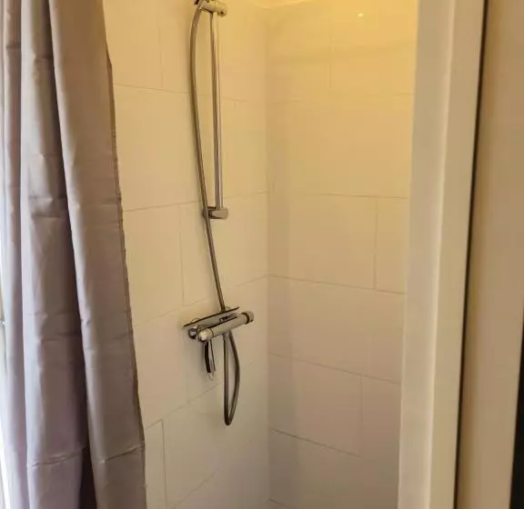 ペンション Prins Van Poederoijen