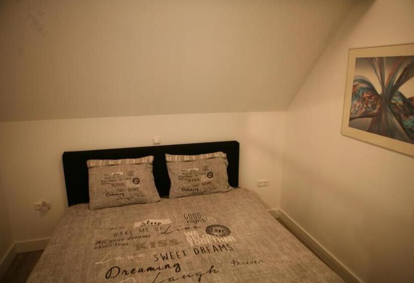 פנסיון Prins Van Poederoijen