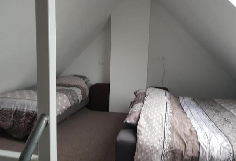 פנסיון Prins Van Poederoijen