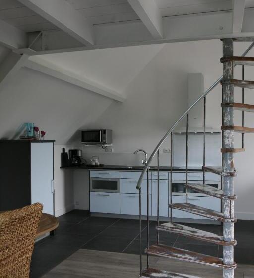 פנסיון Prins Van Poederoijen