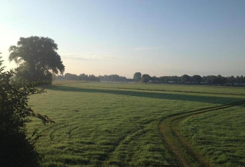 פנסיון Prins Van Poederoijen