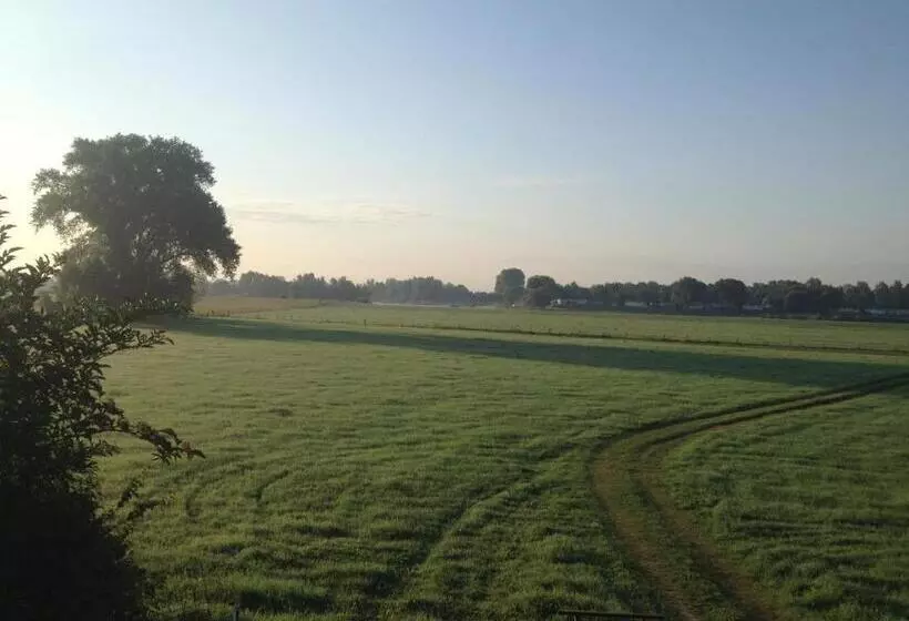 ペンション Prins Van Poederoijen