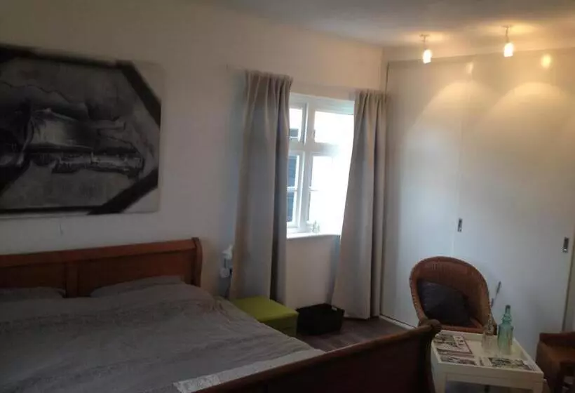 ペンション Prins Van Poederoijen