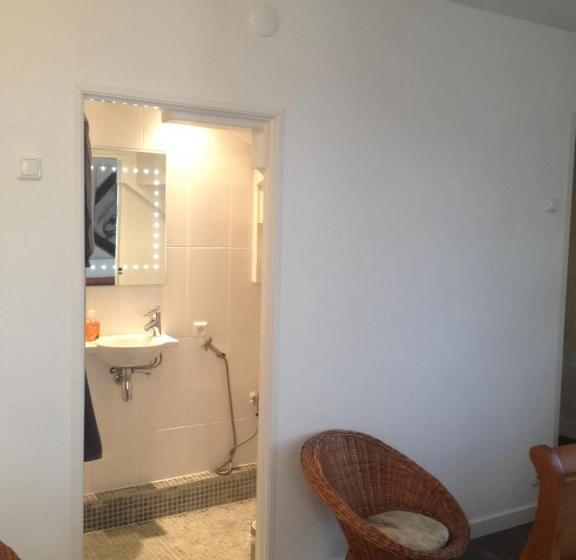 פנסיון Prins Van Poederoijen