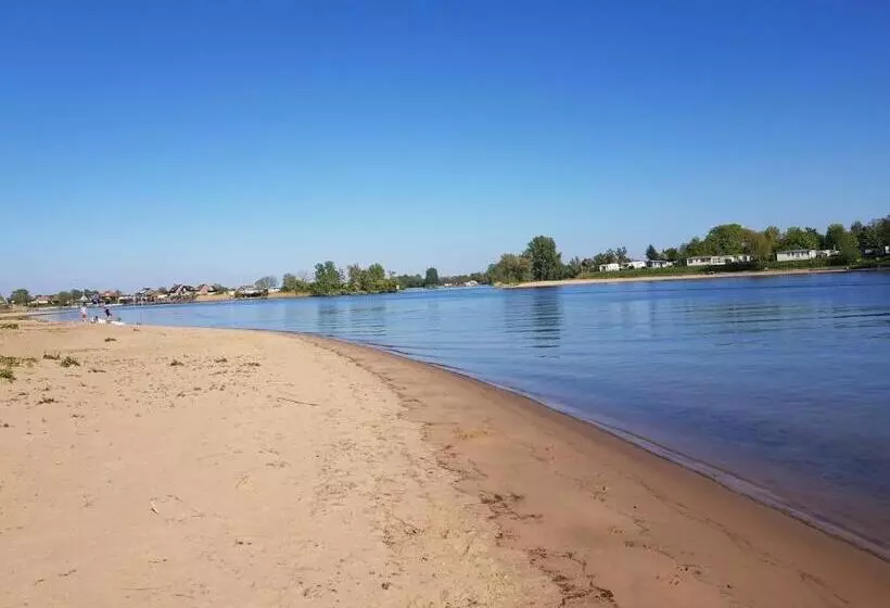 ペンション Prins Van Poederoijen