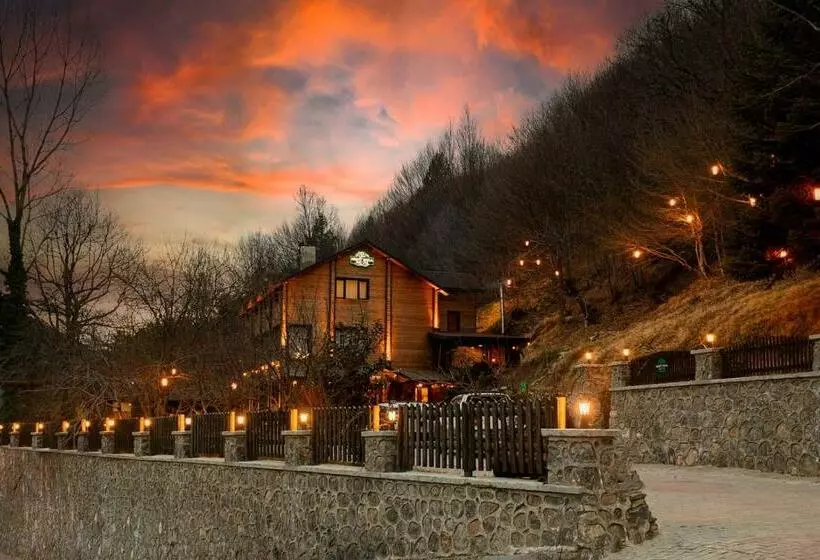 Aamiaismajoitus (B&B) Abant Yayla Dağevi